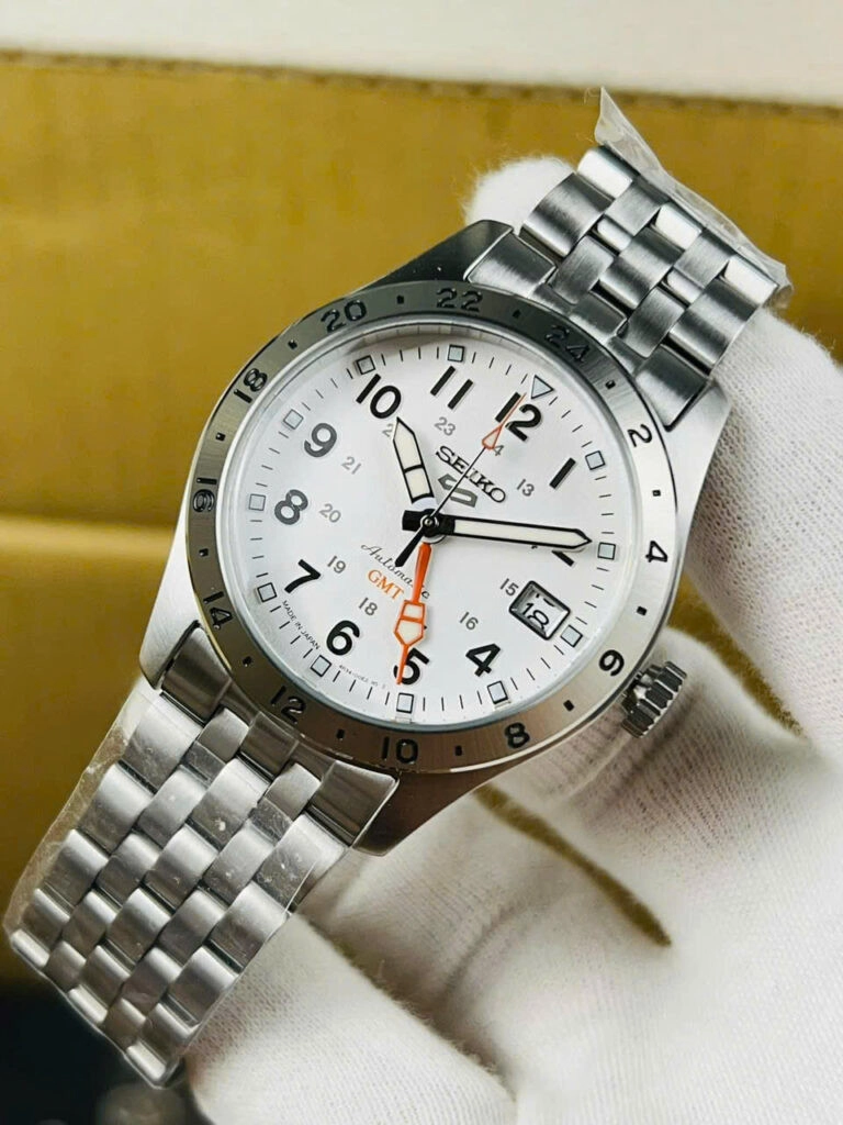 z6013012368218-657267f318fac16aca55aa9150b3b938-768x1024