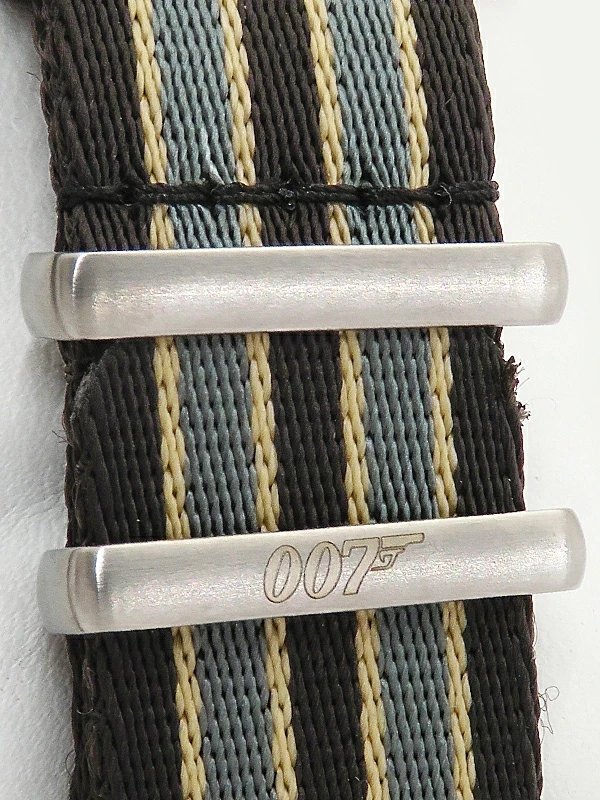 1826107760017-4