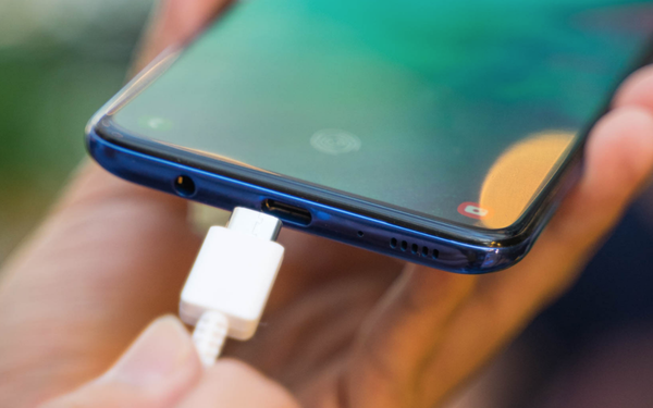 Điện thoại Samsung sạc không vào pin: Nguyên nhân và cách khắc phục tại nhà