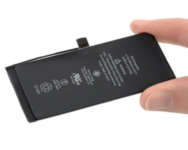 thay-pin-iphone-12-2
