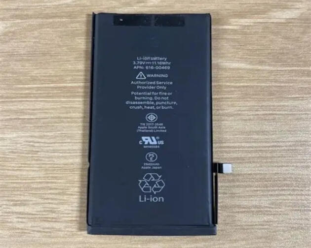 thay-pin-iphone-xr-2