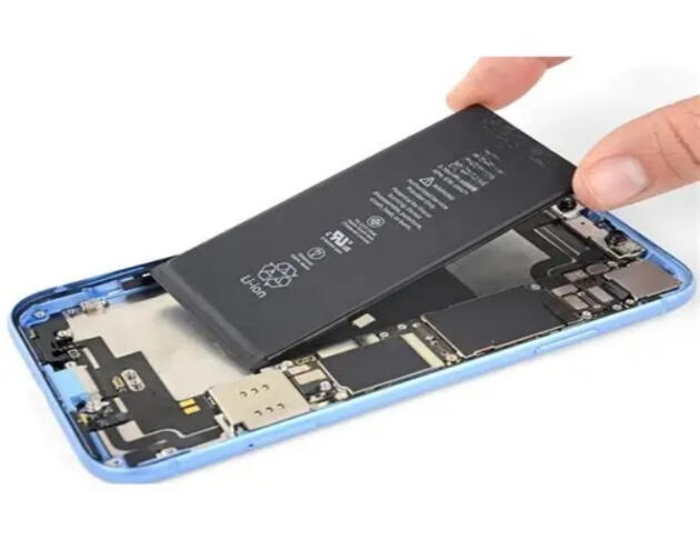 thay-pin-iphone-xr-3