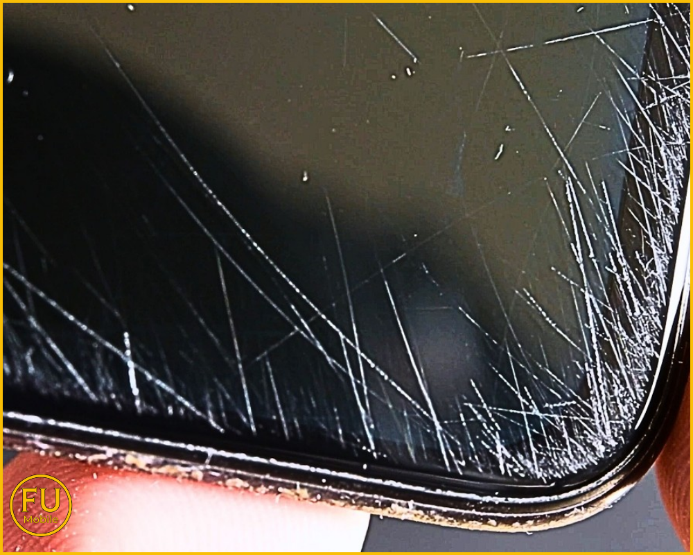 Dấu hiệu cảnh báo miếng kính cường lực của bạn cần thay mới