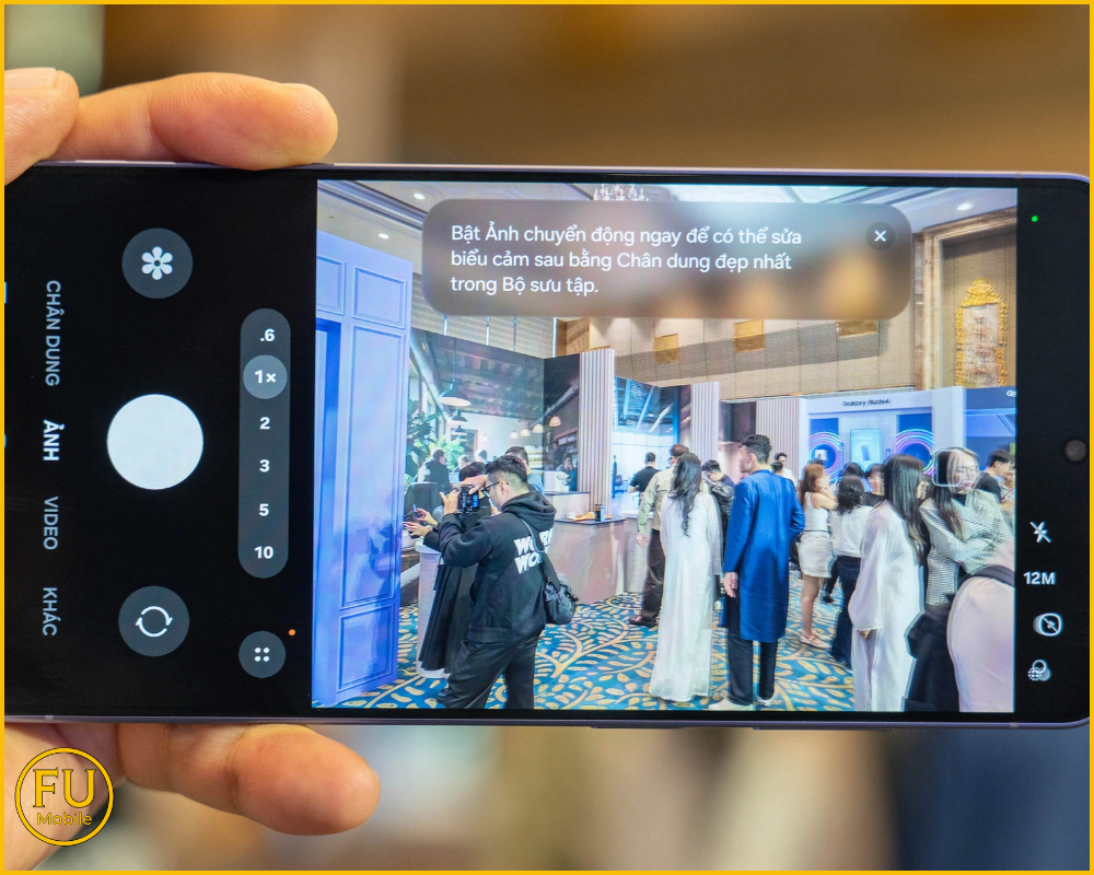 Galaxy S26 Ultra khi quay video luôn được giữ thẳng ổn định ngay cả khi bạn có xoay điện thoại 360 độ