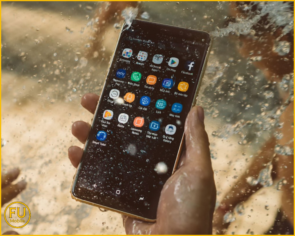 Điện thoại Samsung bị sọc màn hình do ngấm nước