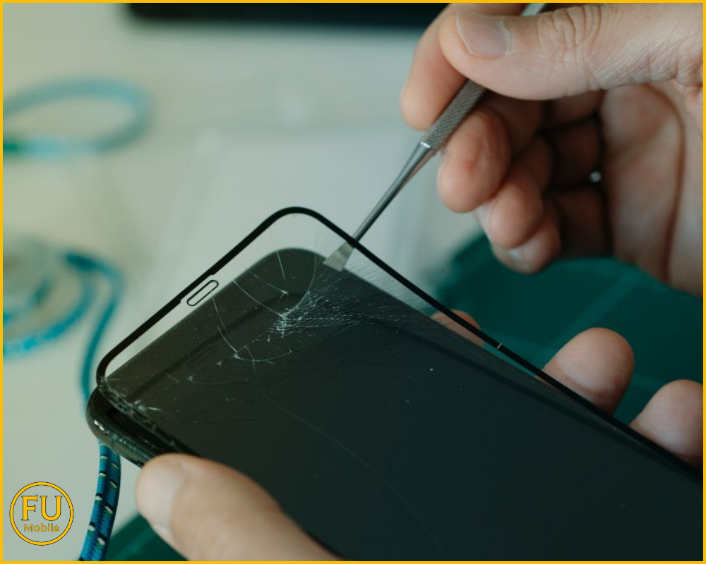 Tháo bỏ miếng dán cường lực và ốp lưng