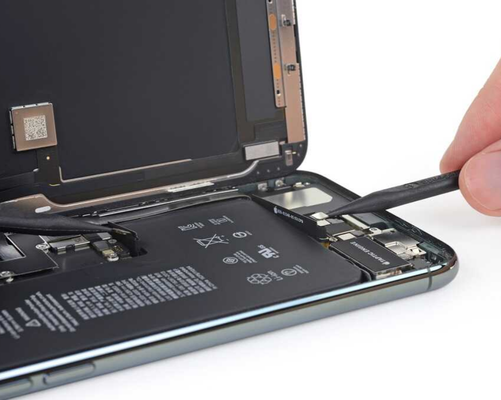 Pin iP 11 Pro Max tại FU Mobie
