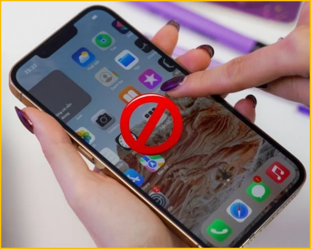 Cảm ứng bị liệt hoặc loạn khi màn hình iPhone 16 Pro Max không phản hồi khi bạn chạm