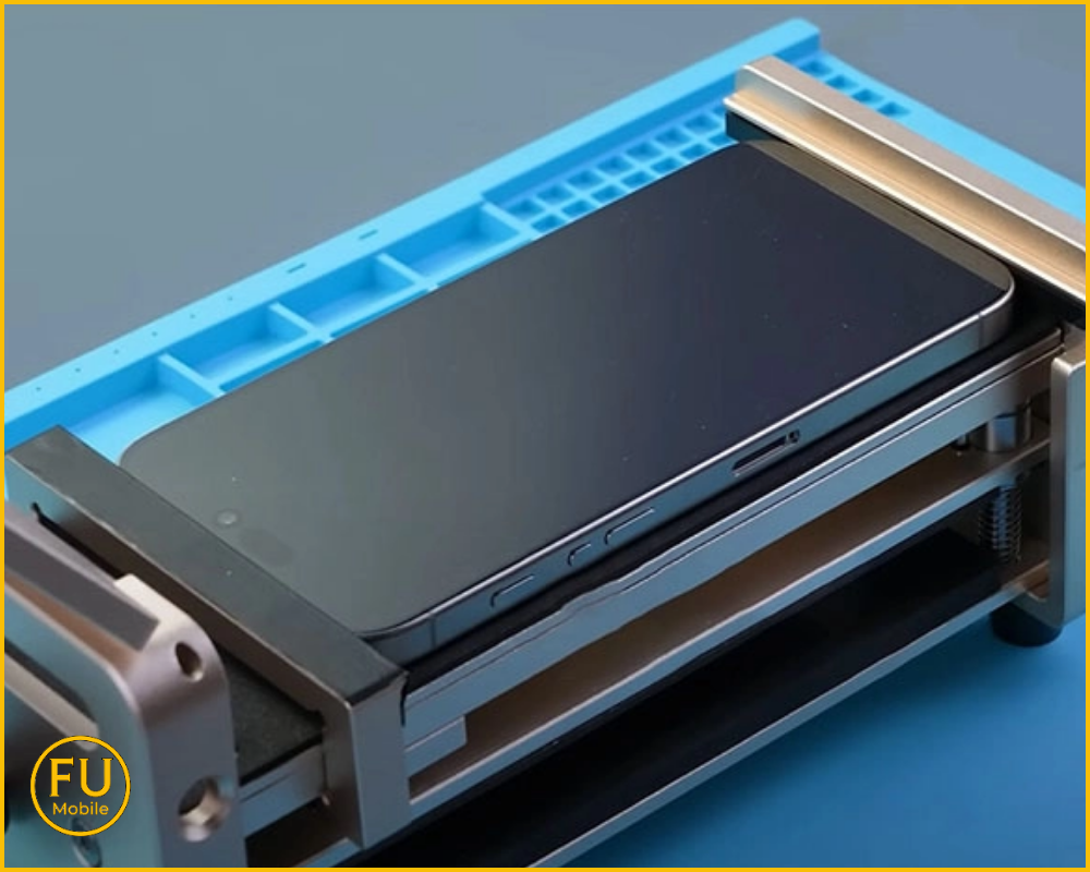 Gợi ý địa chỉ ép kính iPhone 15 Pro Max uy tín tại TP.HCM