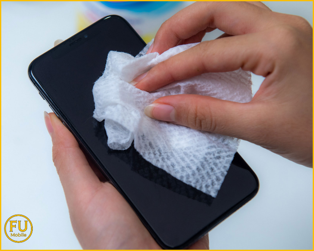 Vệ sinh màn hình đúng cách và thường xuyên