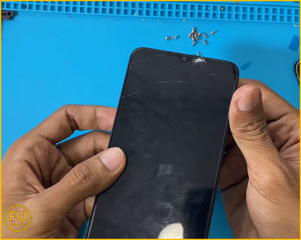 Sử dụng mặt kính lô, kém chất lượng