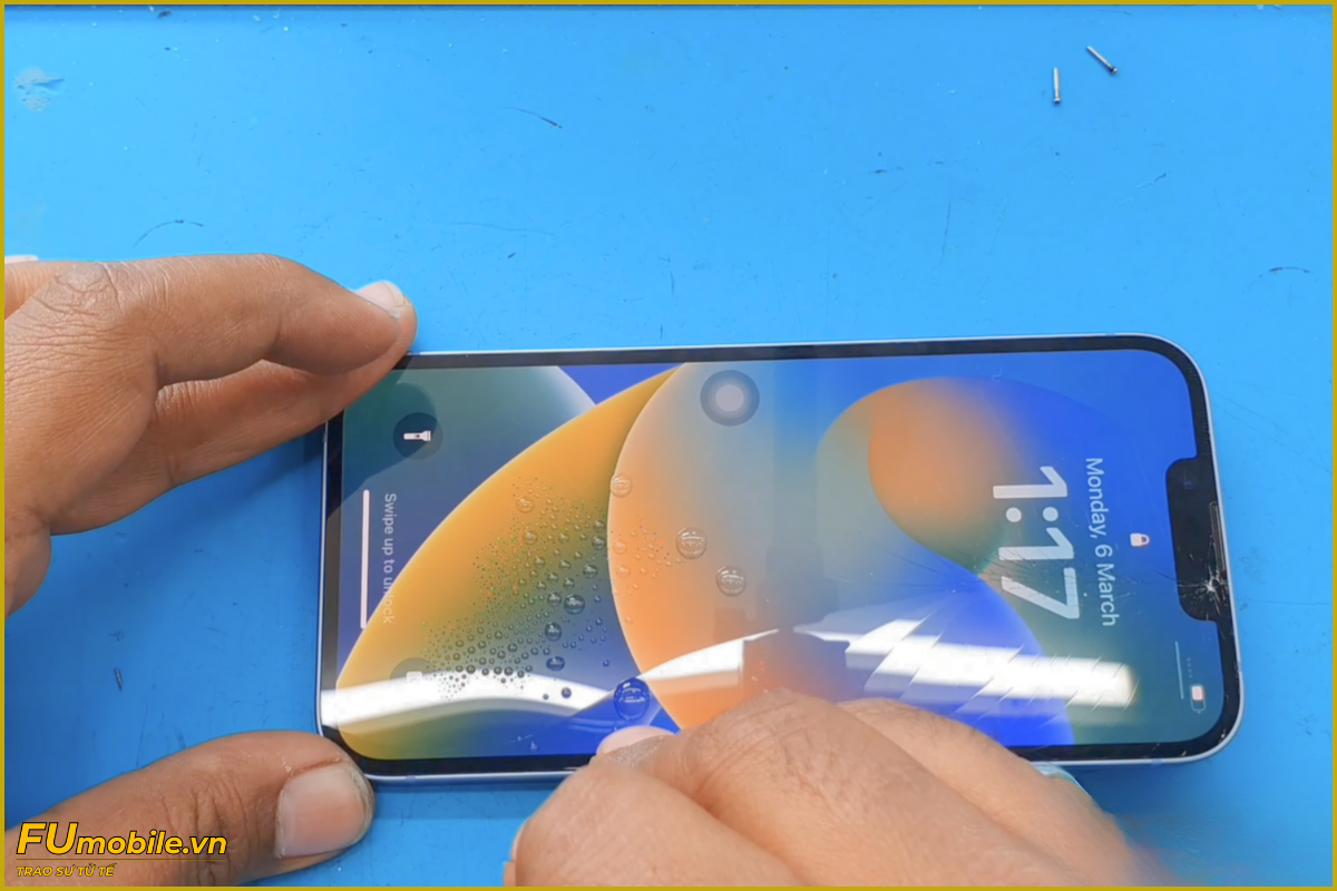 iPhone 14 bể vỡ mặt kính