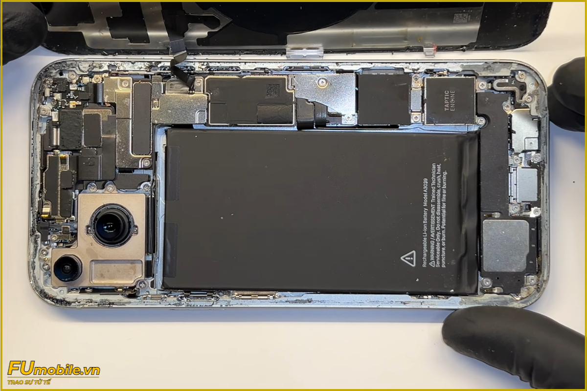 iPhone 15 Plus pin chai, xài nóng máy cần thay mới