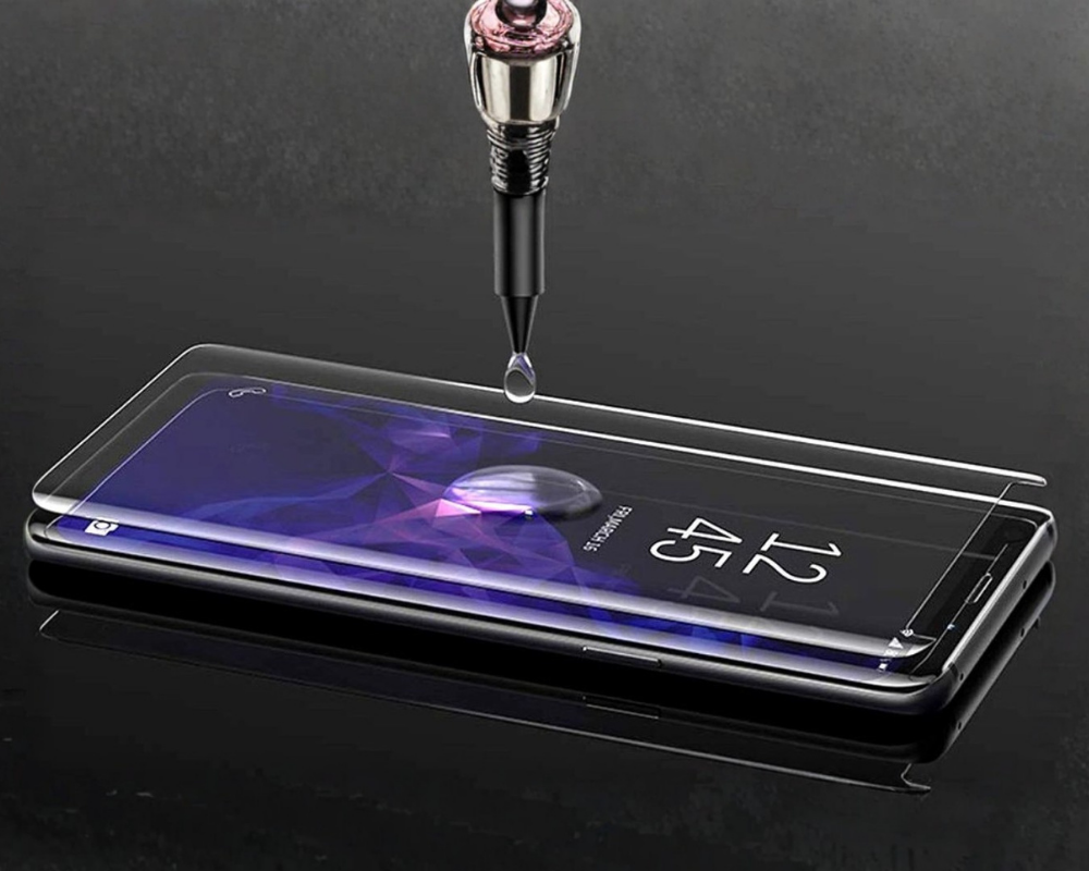 Sử dụng keo nước UV giá rẻ khiến màn hình bị ám màu và giảm độ trong suốt