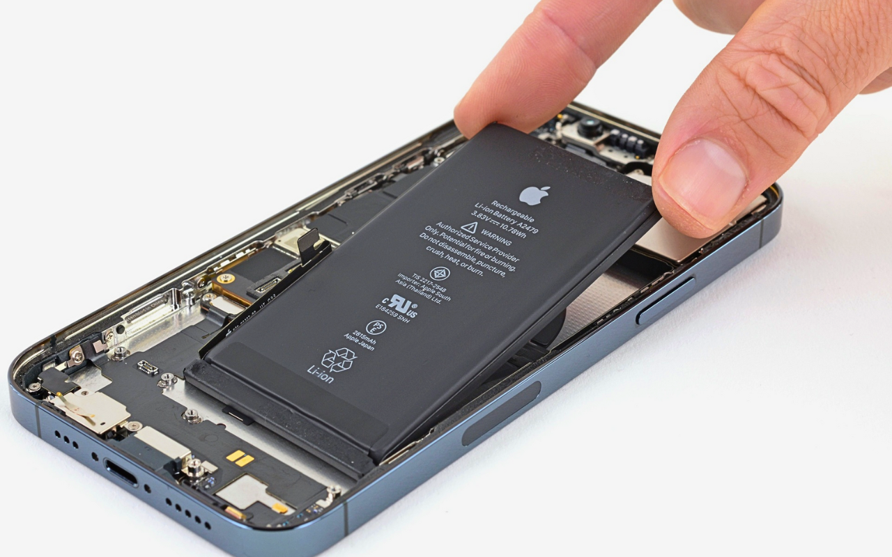 Mua Pin iPhone 15 Pro Max Tại FUmobile