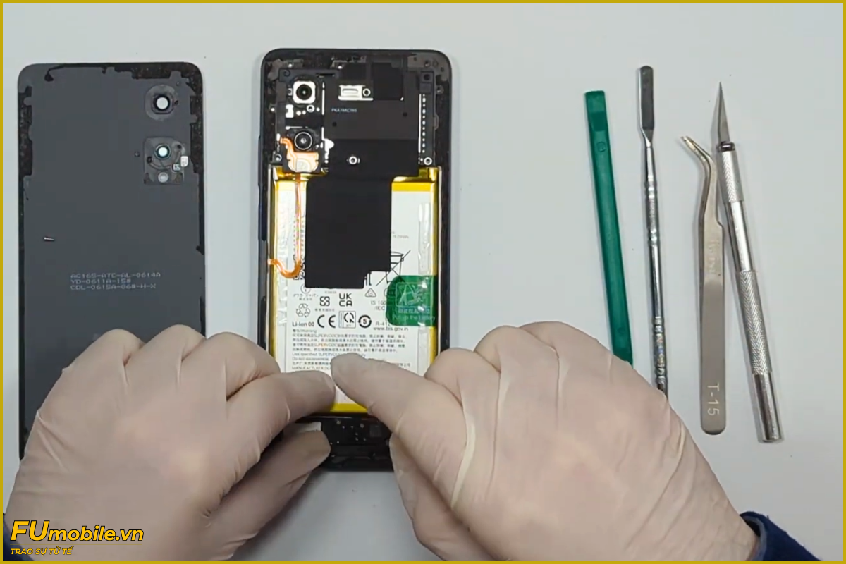 OPPO A60 pin chai, phù cần thay mới