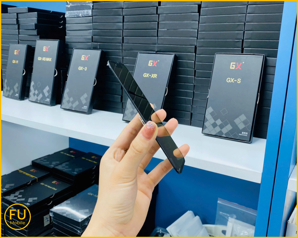 Phần viền màn hình GX được gia công mỏng đẹp không dày cộm như các loại màn hình LCD giá rẻ