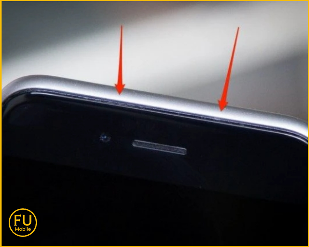 Quan sát kỹ các mép viền và góc màn hình điện thoại