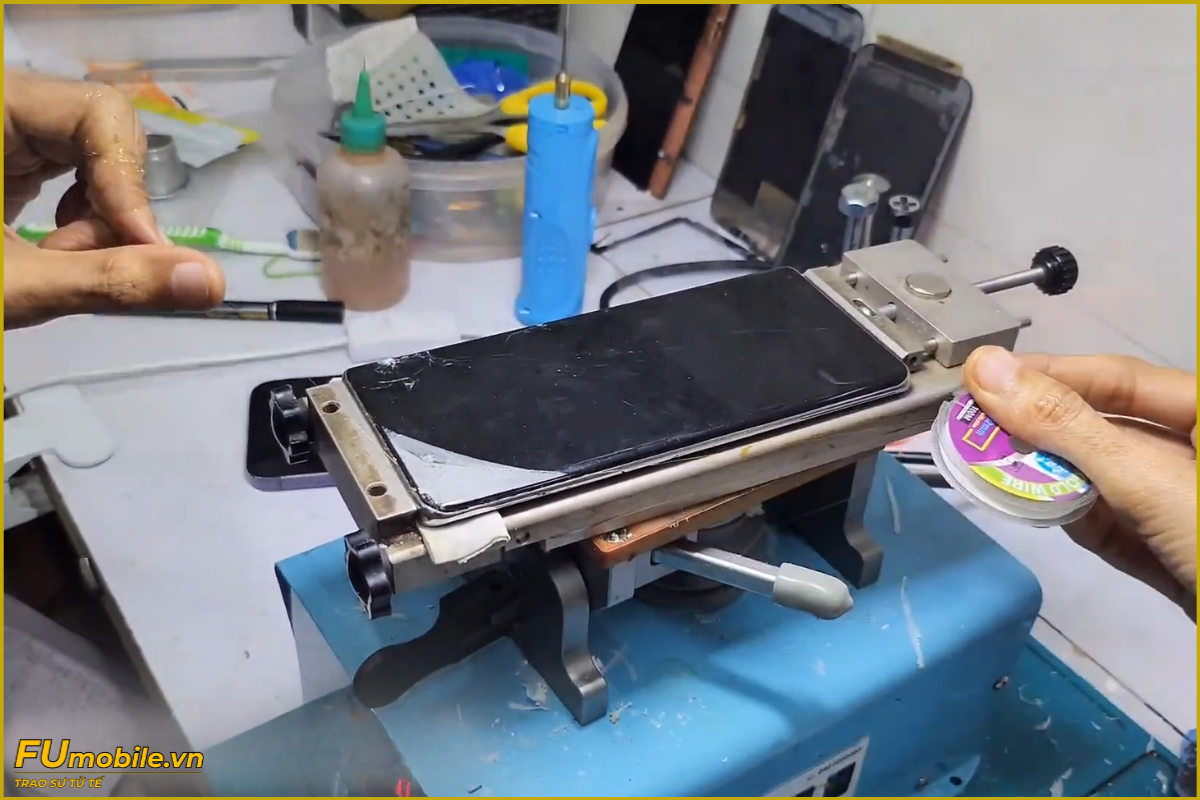 Quy trình ép kính OPPO Reno11 Pro 5G