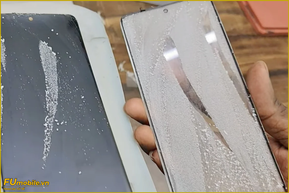 Quy trình ép kính Realme Narzo 60X