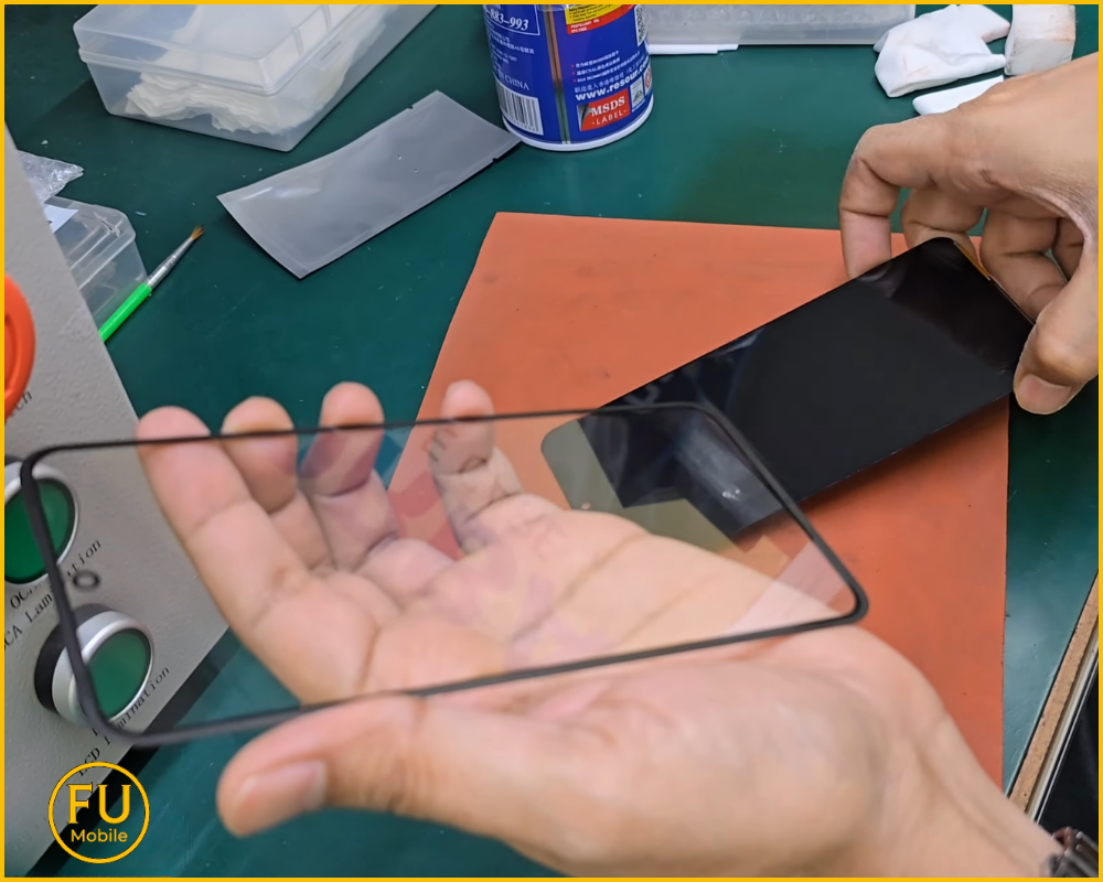 Quy trình thay mặt kính trước Samsung Galaxy A26 5G tại FUmobile
