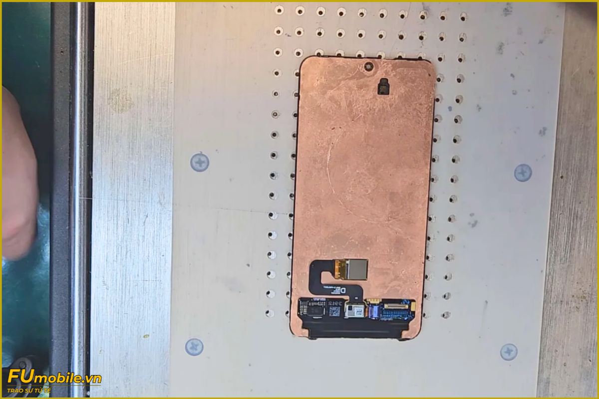 Quy trình ép kính Samsung Galaxy S23