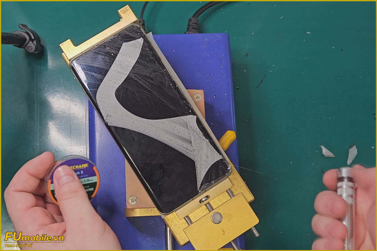 Quy trình ép kính Xiaomi 13 Ultra