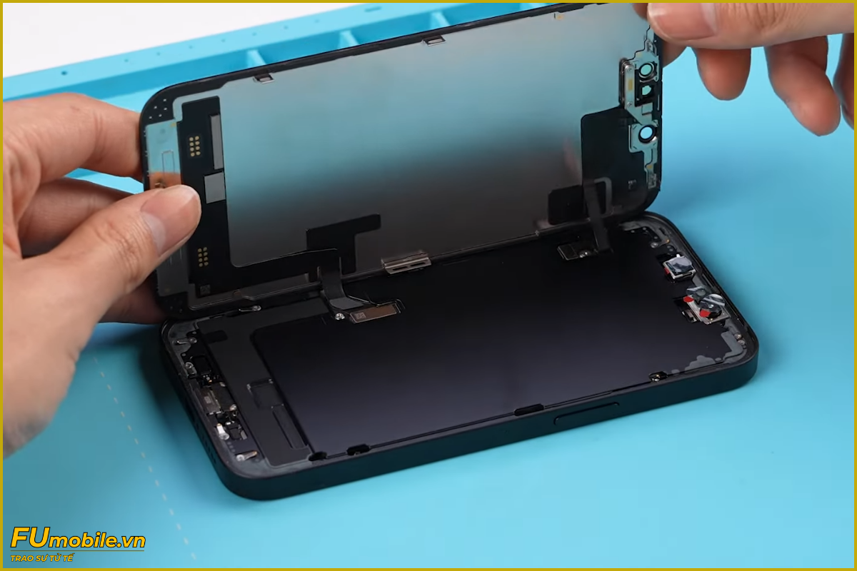 Quy trình thay màn hình iPhone 16e