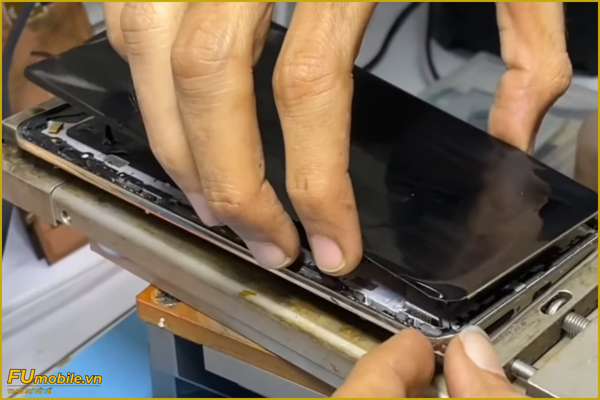 Quy trình thay màn hình Realme 14 Pro 5G