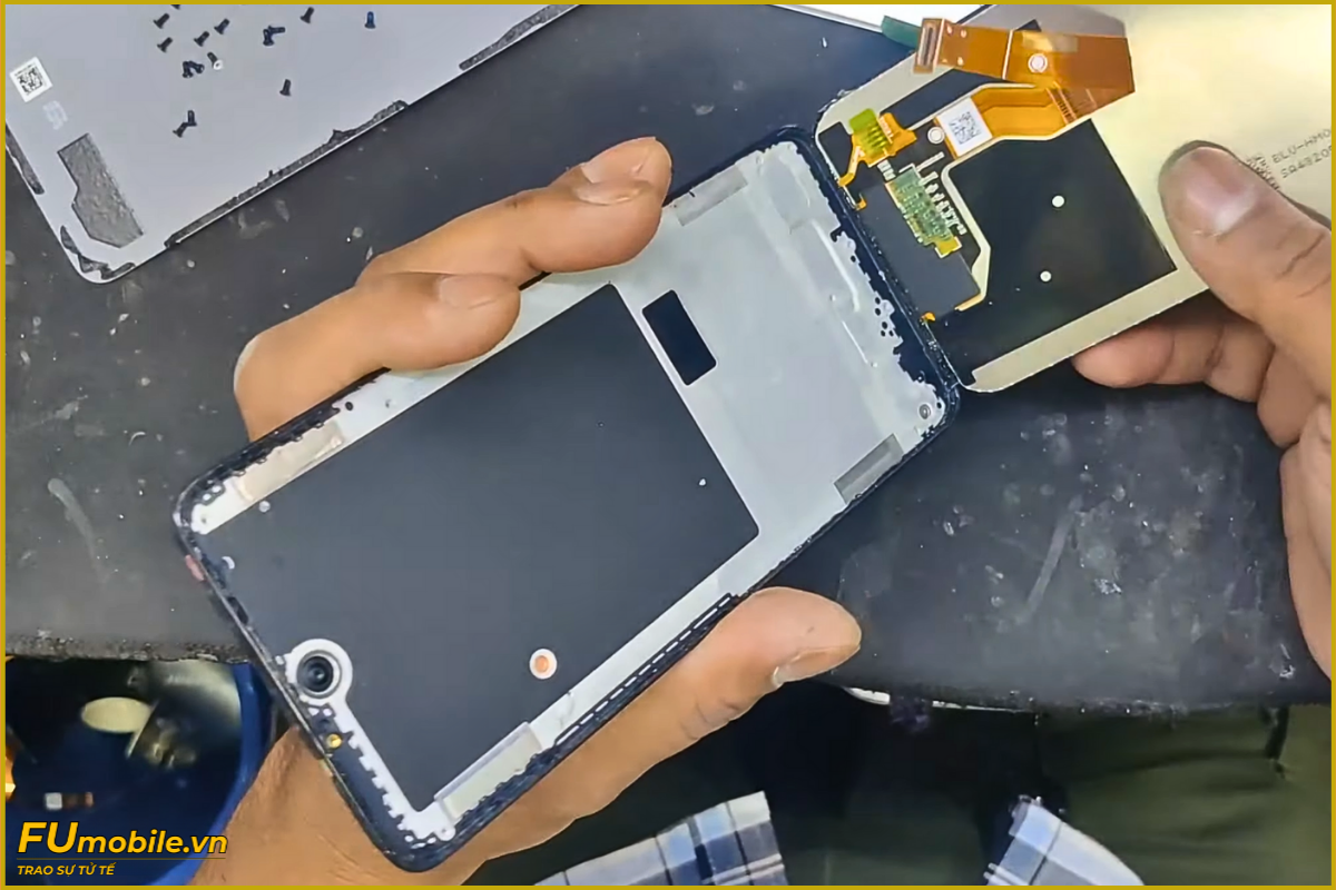 Quy trình thay màn hình Realme C75