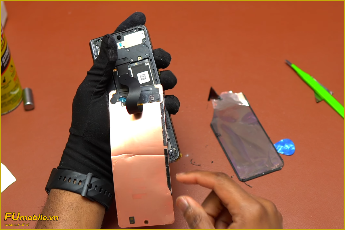 Quy trình thay màn hình Samsung Galaxy Z Fold 4