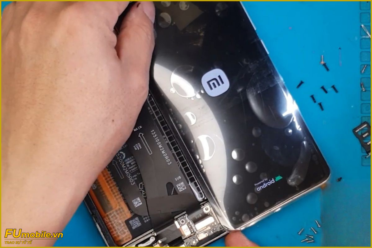 Quy trình thay màn hình Xiaomi 15