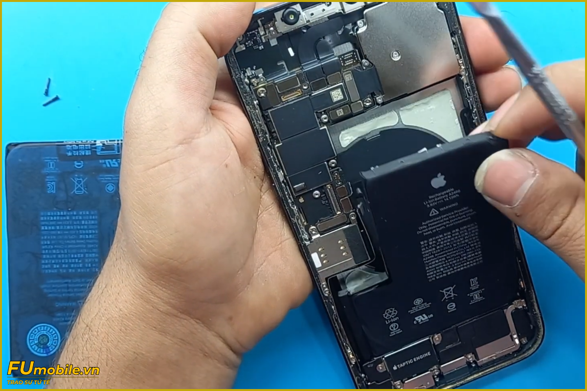 Quy trình thay pin iPhone 12 Pro Max