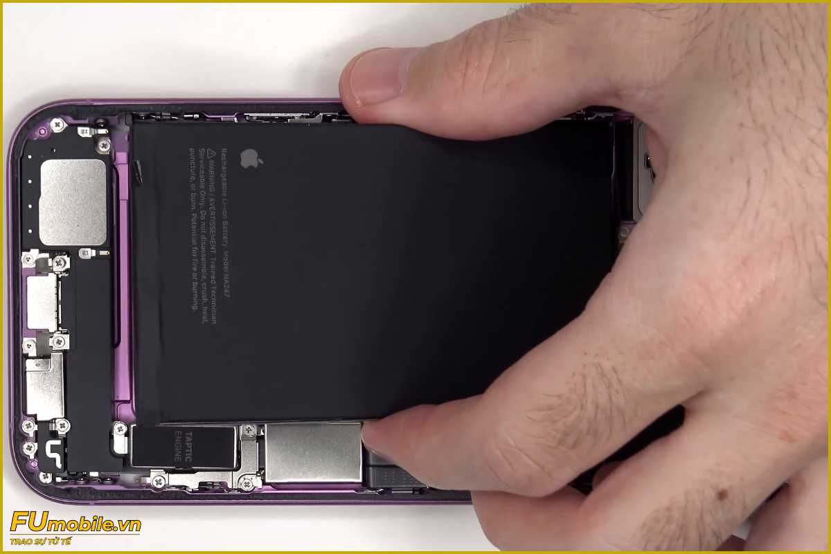 Quy trình thay pin iPhone 16 Plus