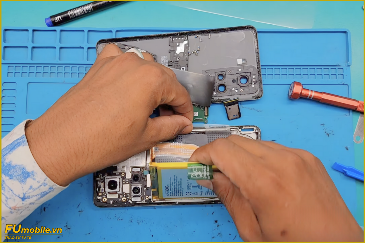 Quy trình thay pin OPPO Reno11 5G