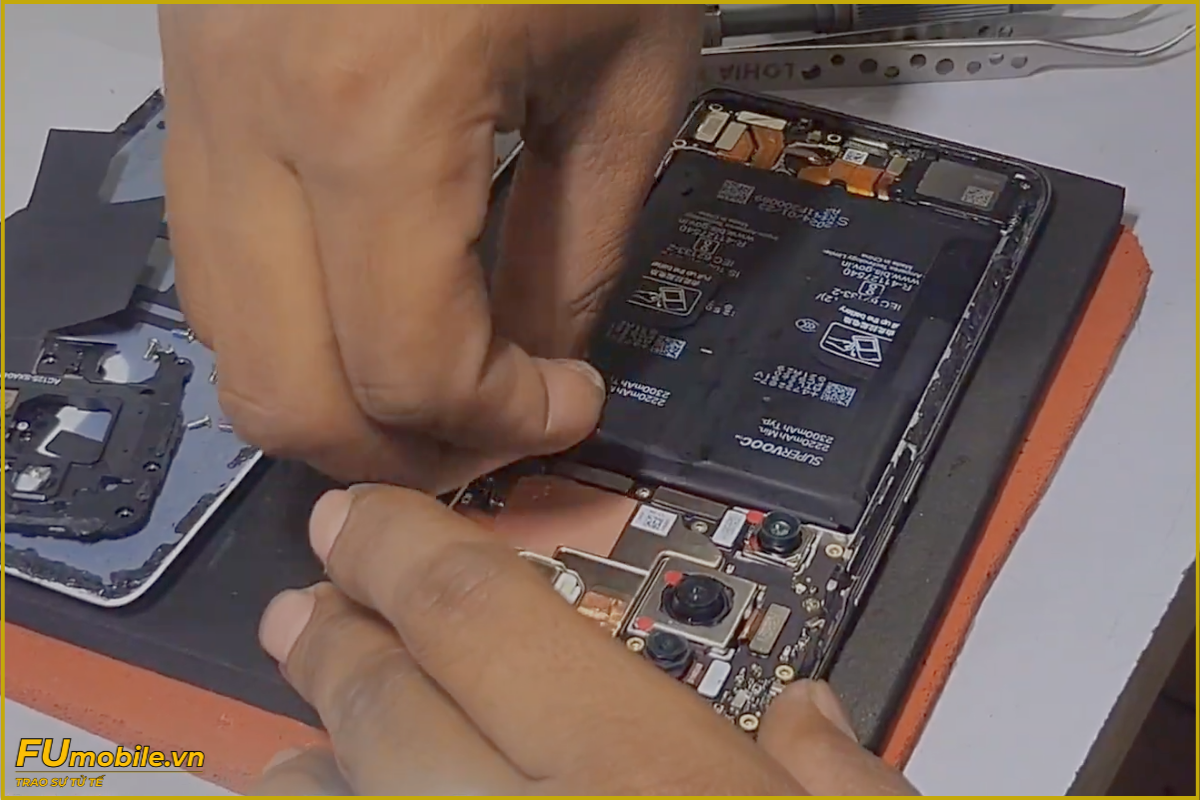 Quy trình thay pin OPPO Reno11 Pro 5G