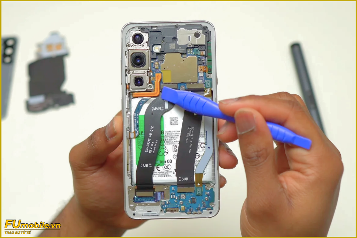 Quy trình thay pin Samsung S24 Plus