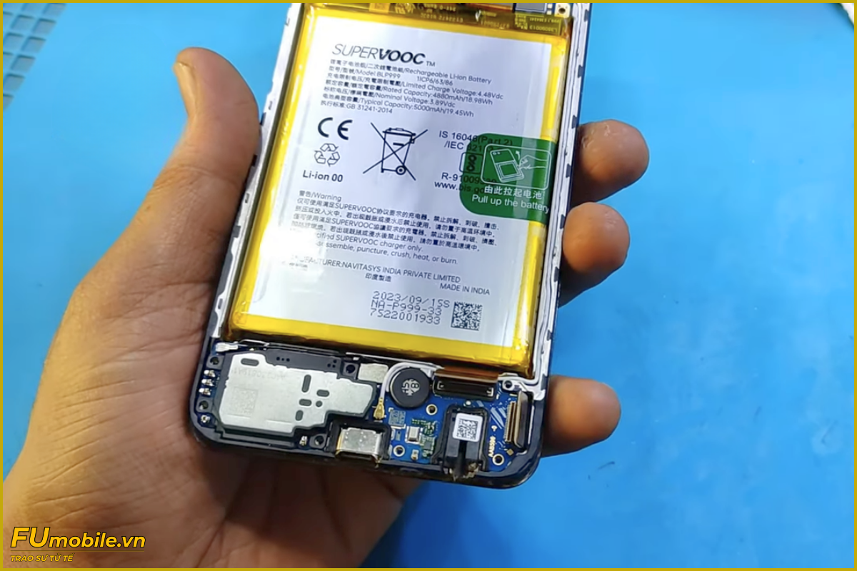 Realme Narzo 60 Pro pin chai, phù cần thay mới