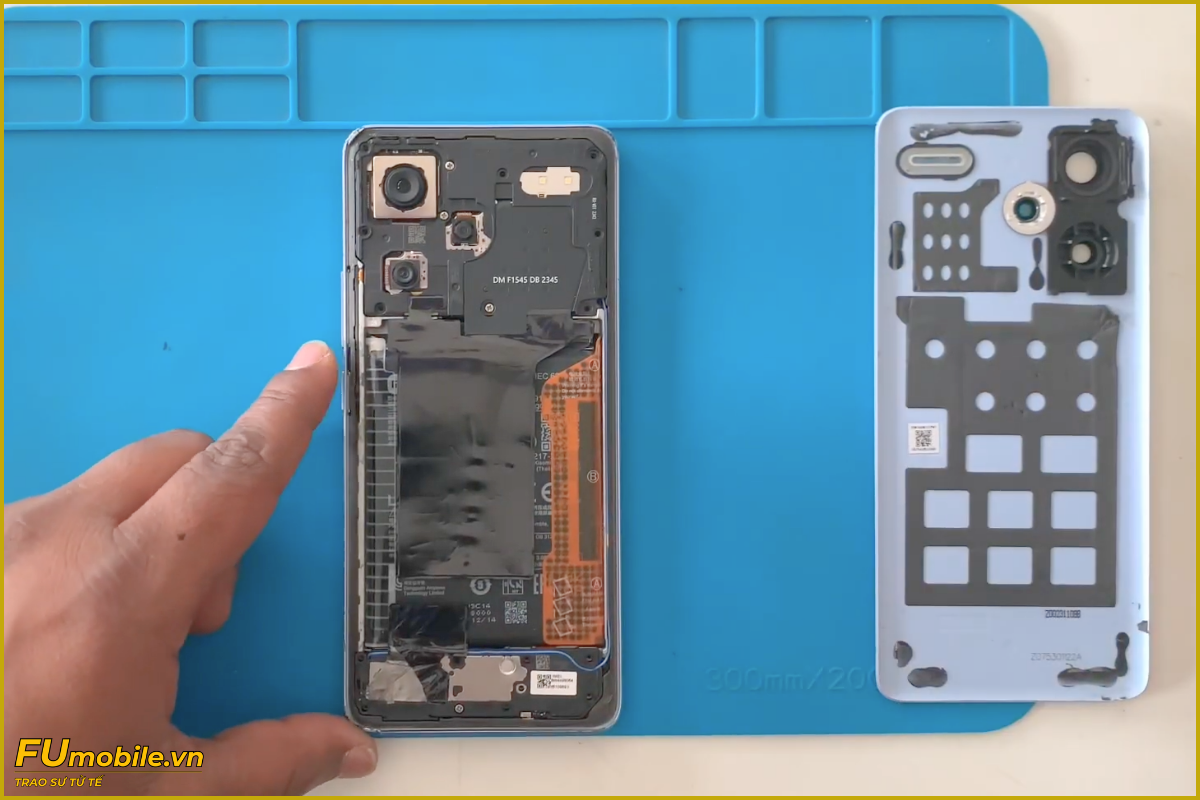 Redmi Note 13 Pro+ pin chai, phù cần thay mới