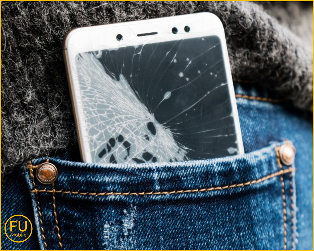 Không để điện thoại trong túi quần sau vì kính mới ép thường chưa ổn định hoàn toàn