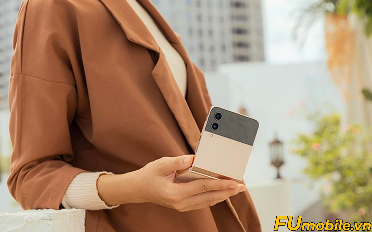 Samsung Flip 3 năm 2025