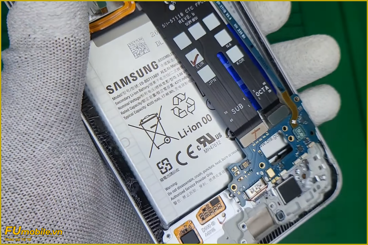 Samsung Galaxy S23 FE lỗi pin chai phù cần thay mới