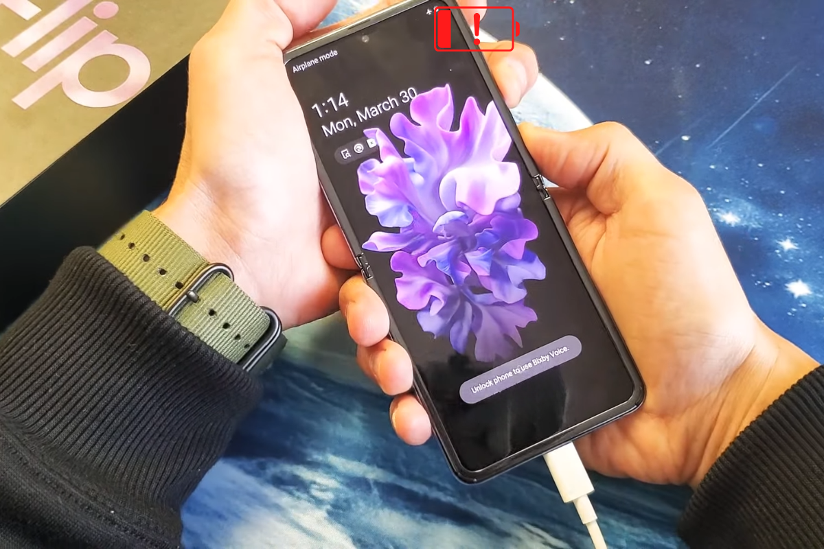 Samsung Z Flip 2 pin chai, sạc không vào pin