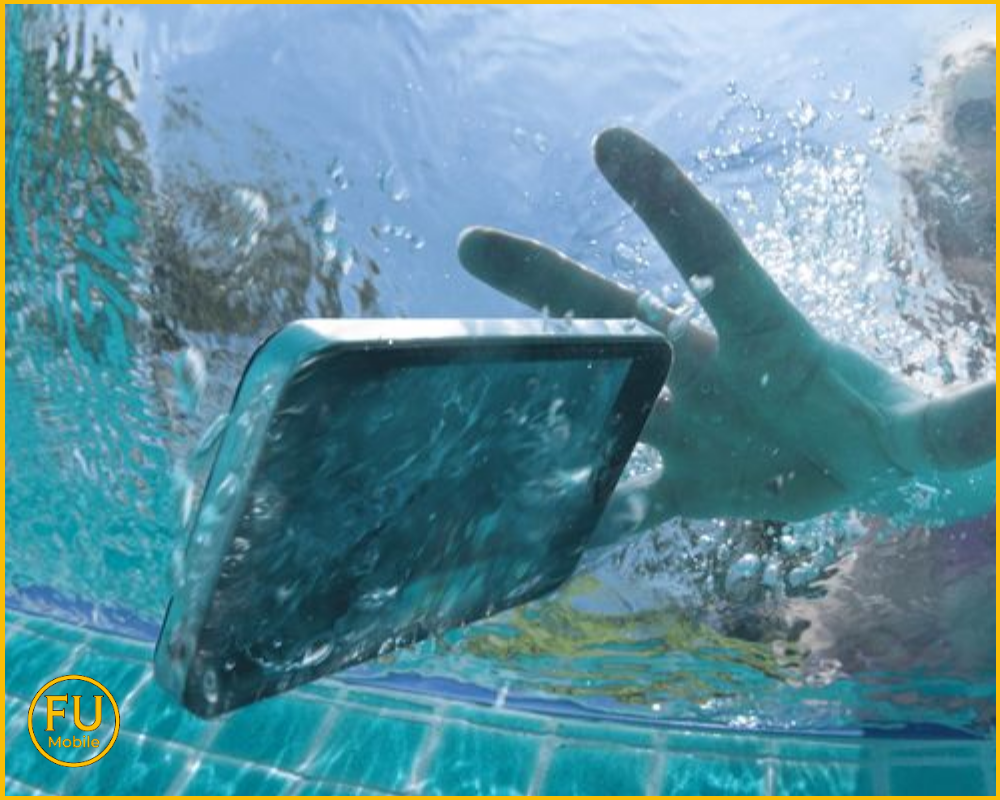 Sau khi ép kính hạn chế để máy tiếp xúc trực tiếp với nước