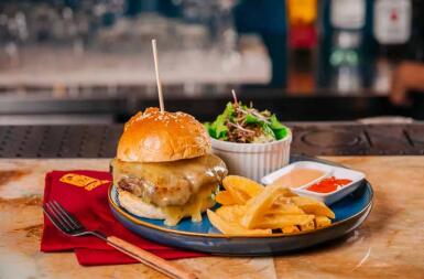 5 Quán Ăn Vặt Nổi Tiếng Gần Aroma An Khánh Hotel