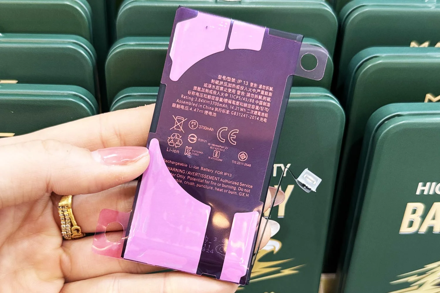 pin-maxe-iphone-13-chinh-hang.html-thong-so