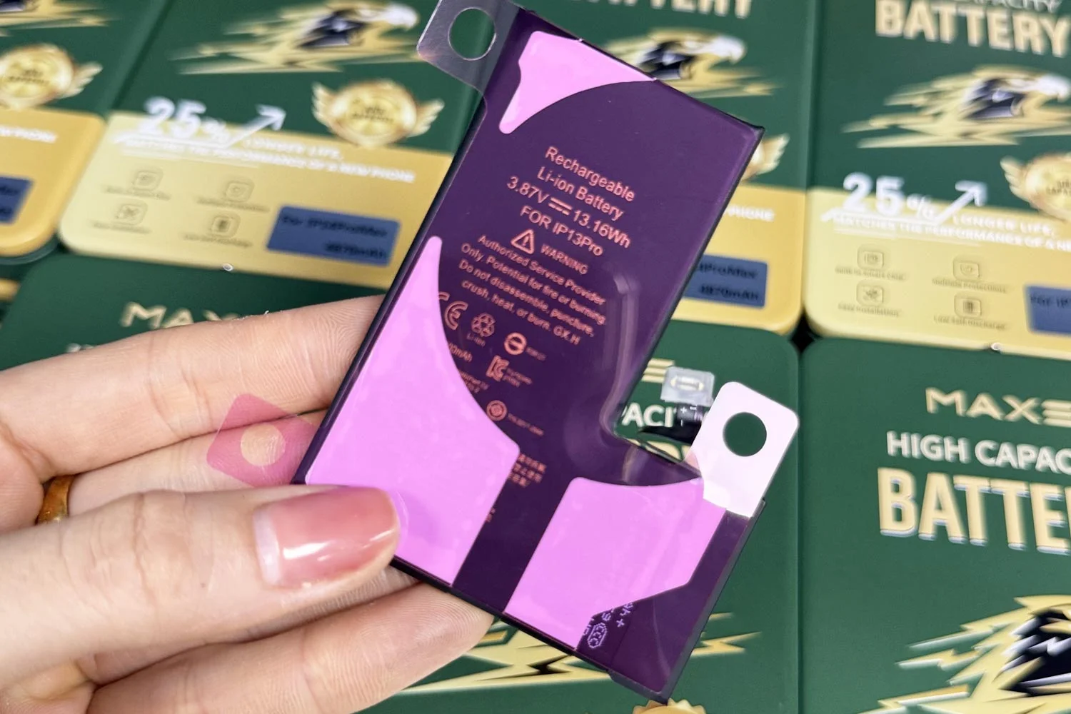 pin-maxe-iphone-13-pro-chinh-hang.html-thong-so