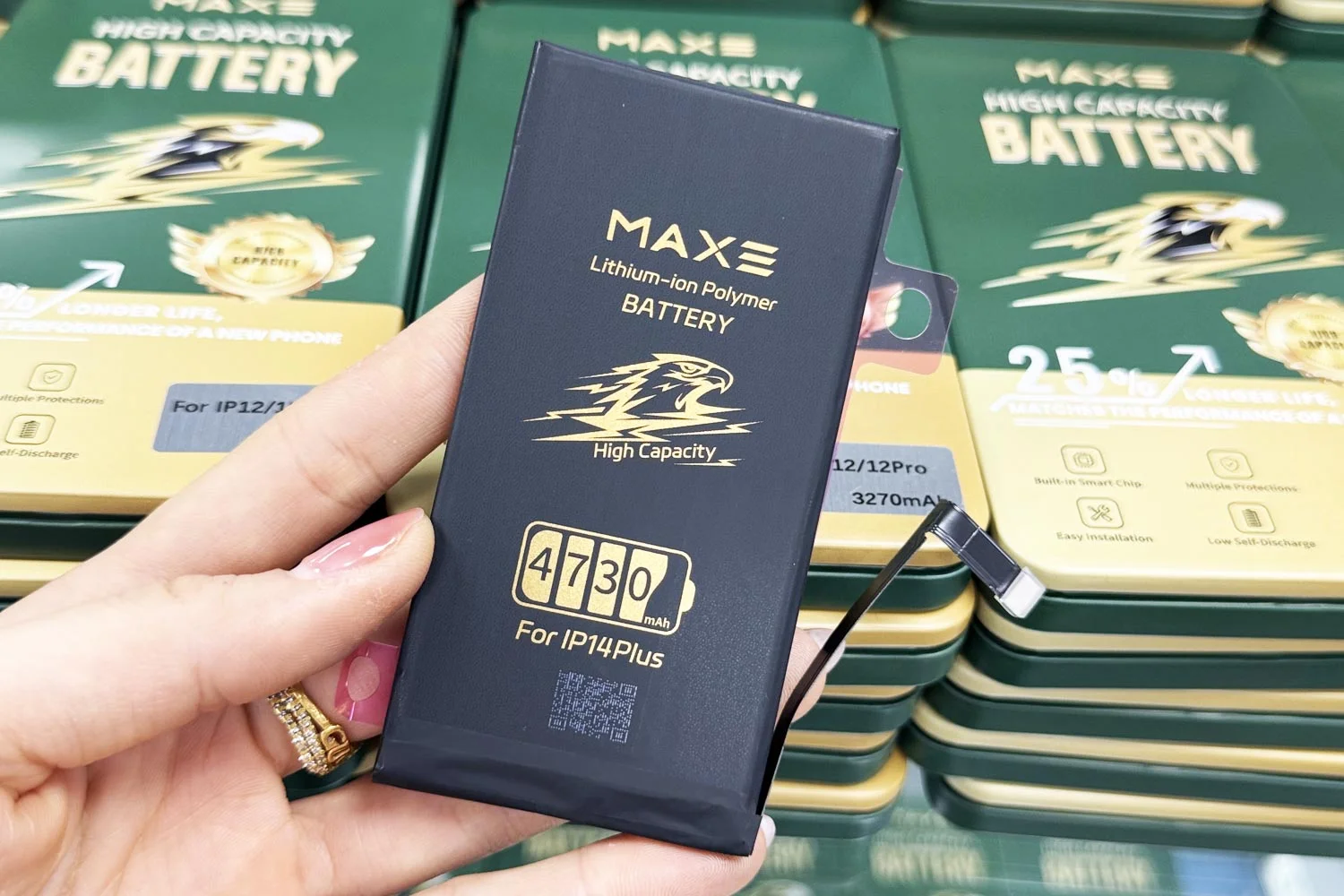 pin-maxe-iphone-14-plus-chinh-hang.html-dung-luong