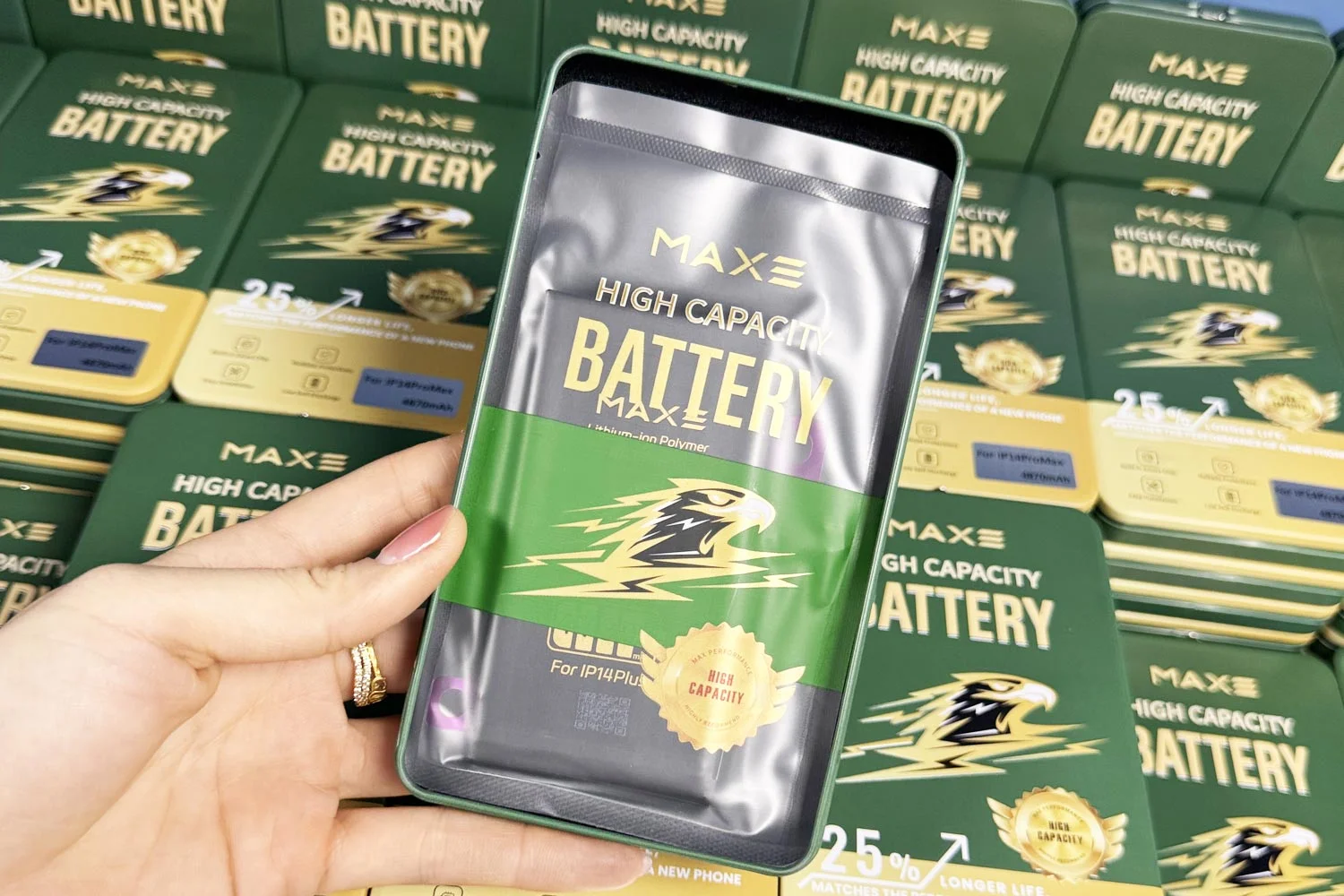 pin-maxe-iphone-14-plus-chinh-hang.html-uu-diem