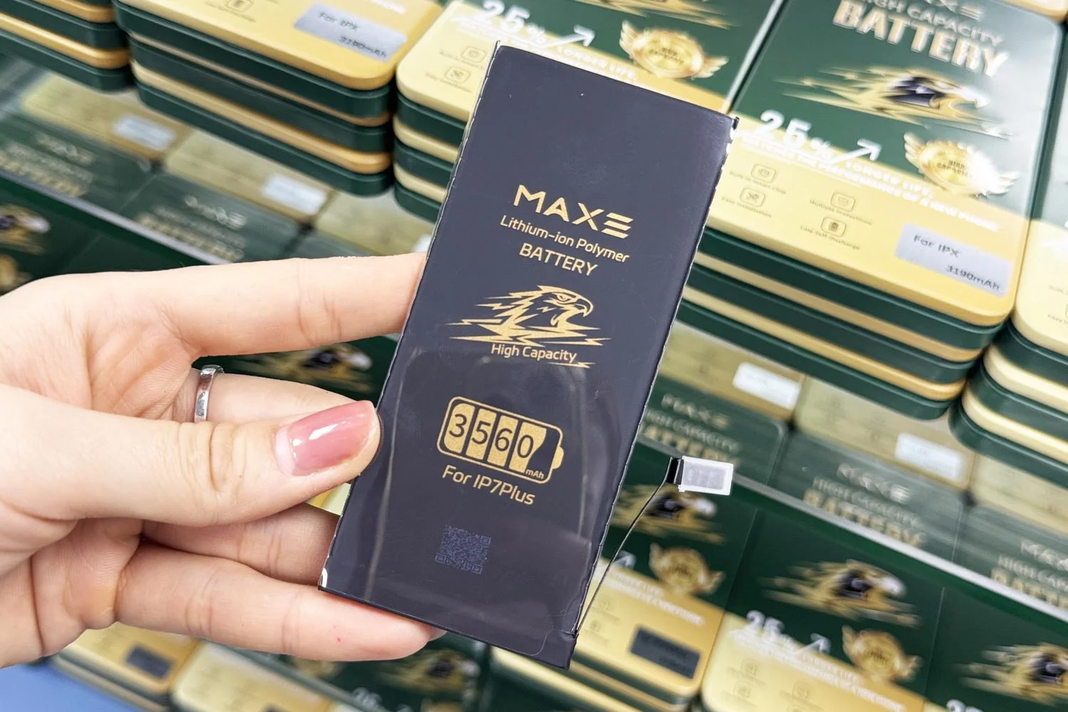 pin-maxe-iphone-7-plus-chinh-hang.html-dung-luong